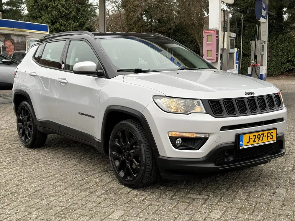 Jeep Compass 1.3T Night Eagle Liberty Edition NAVI uit 2020, foto 12