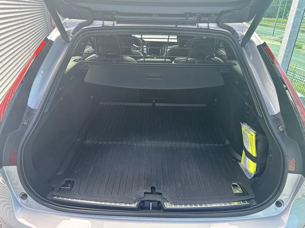Volvo V90 2.0 T8 Plug-in hybrid AWD Ultimate Dark Vo uit 2023, foto 14