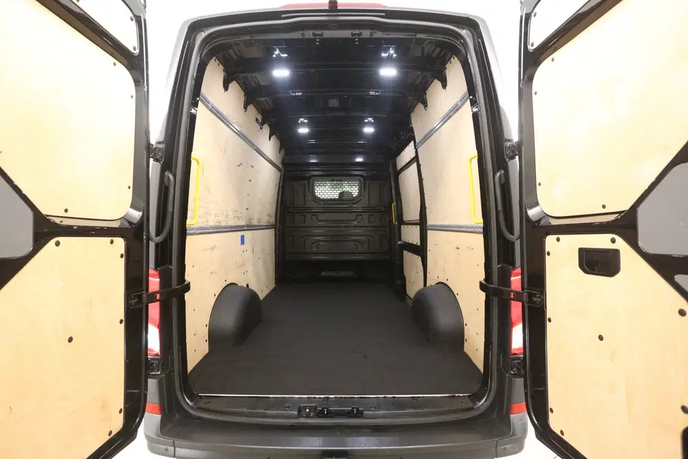 Volkswagen Crafter 2.0 TDI L3H3 141PK uit 2020, foto 3