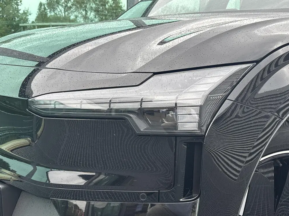 Volvo EX30 Single Motor Extended Range Plus 69 kWh Au uit 2025, foto 4