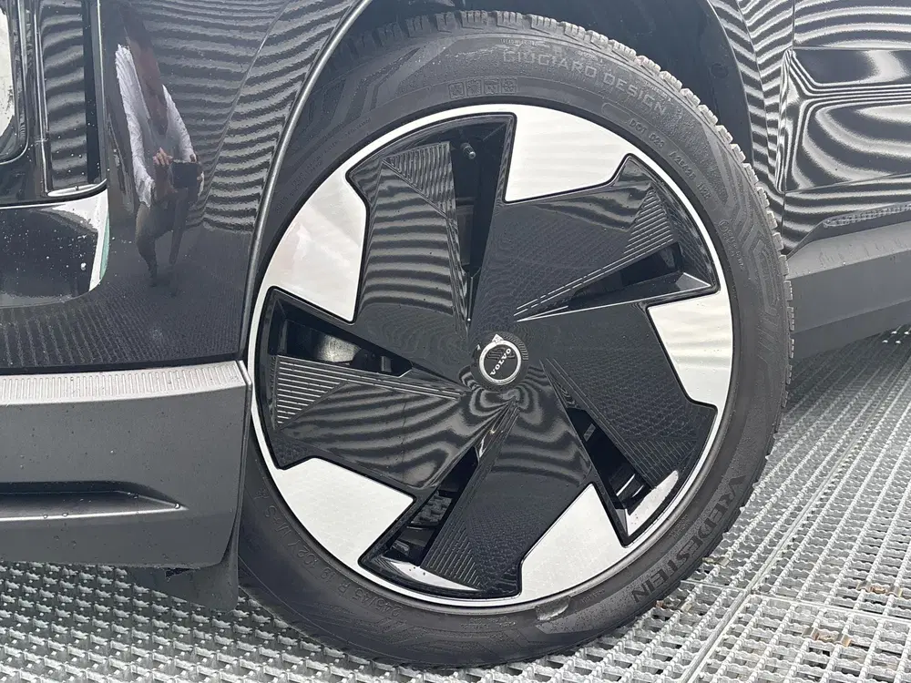 Volvo EX30 Single Motor Extended Range Plus 69 kWh Au uit 2025, foto 5