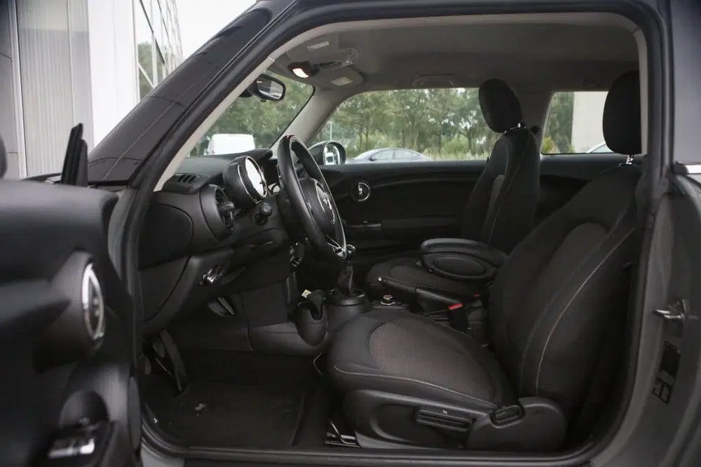 Mini Cooper 1.5 Cooper (bj 2019) uit 2019, foto 5