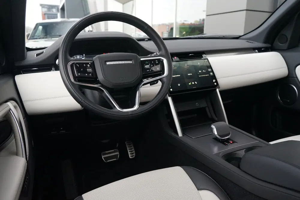 Land Rover Discovery Sport P300e PHEV Dynamic HSE uit 2024, foto 15
