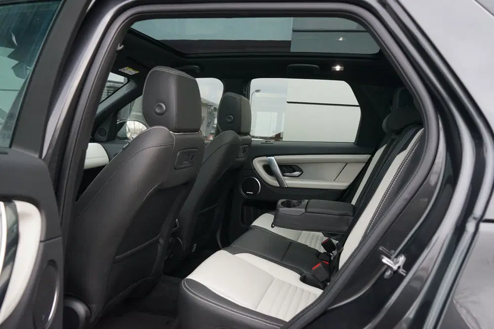 Land Rover Discovery Sport P300e PHEV Dynamic HSE uit 2024, foto 5