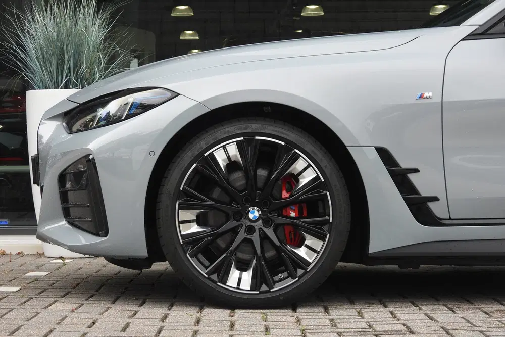 BMW i4 M60 uit 2025, foto 11