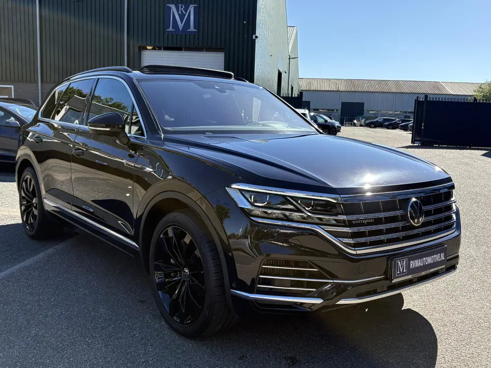 Volkswagen Touareg 3.0 TSI Elegance LUCHTVERING uit 2022, foto 11