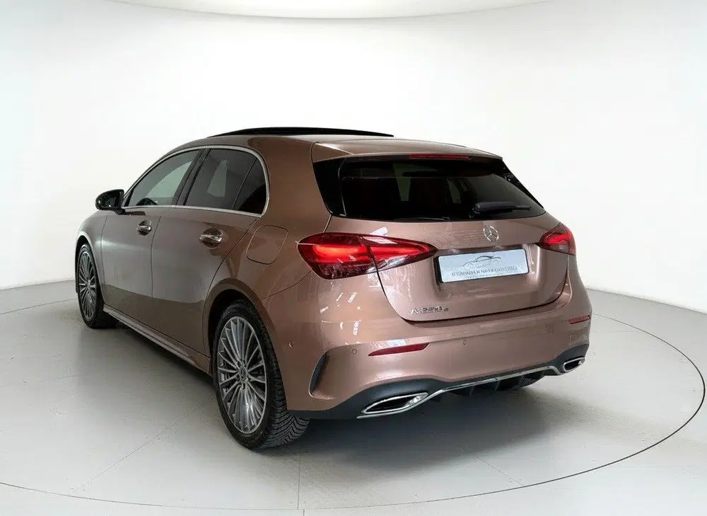 Mercedes-Benz A-Klasse 250 e AMG Line Rose Gold uit 2023, foto 10