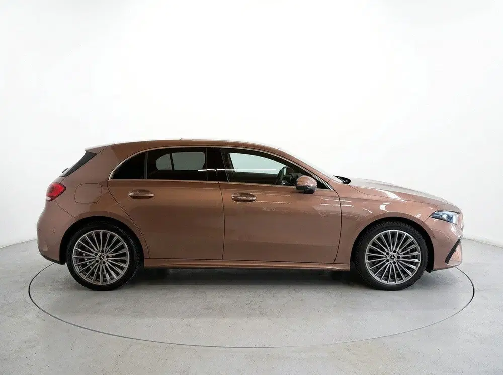 Mercedes-Benz A-Klasse 250 e AMG Line Rose Gold uit 2023, foto 11