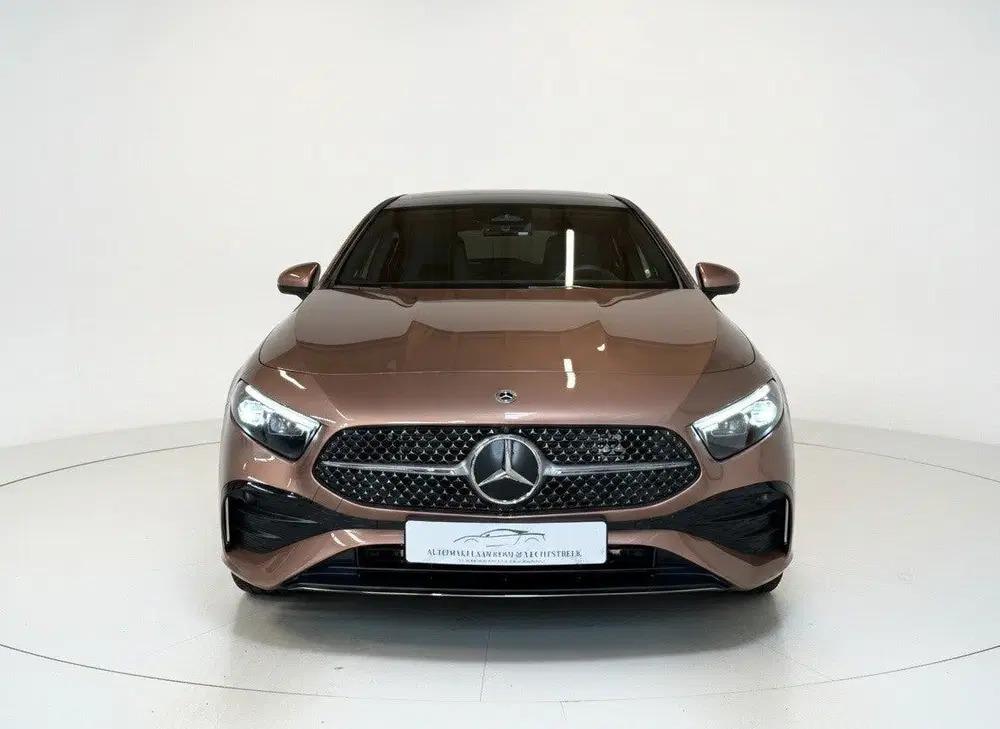 Mercedes-Benz A-Klasse 250 e AMG Line Rose Gold uit 2023, foto 3