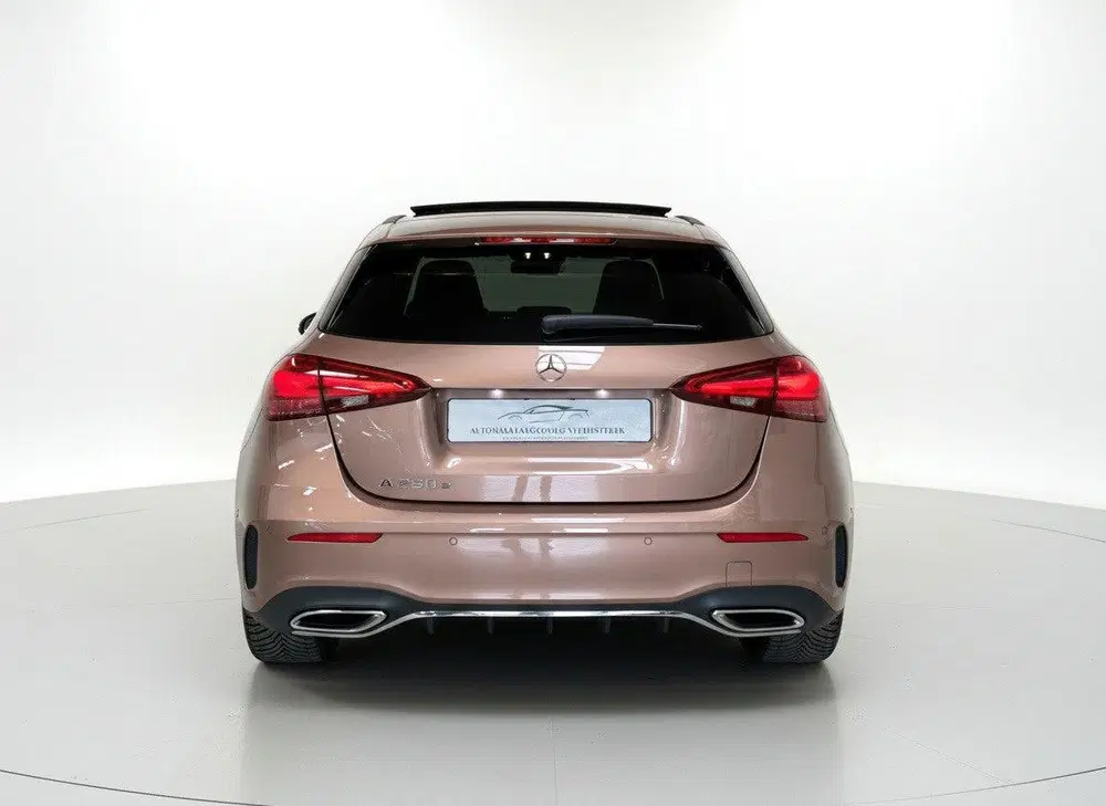Mercedes-Benz A-Klasse 250 e AMG Line Rose Gold uit 2023, foto 4