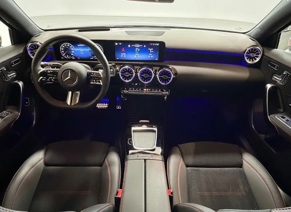 Mercedes-Benz A-Klasse 250 e AMG Line Rose Gold uit 2023, foto 5