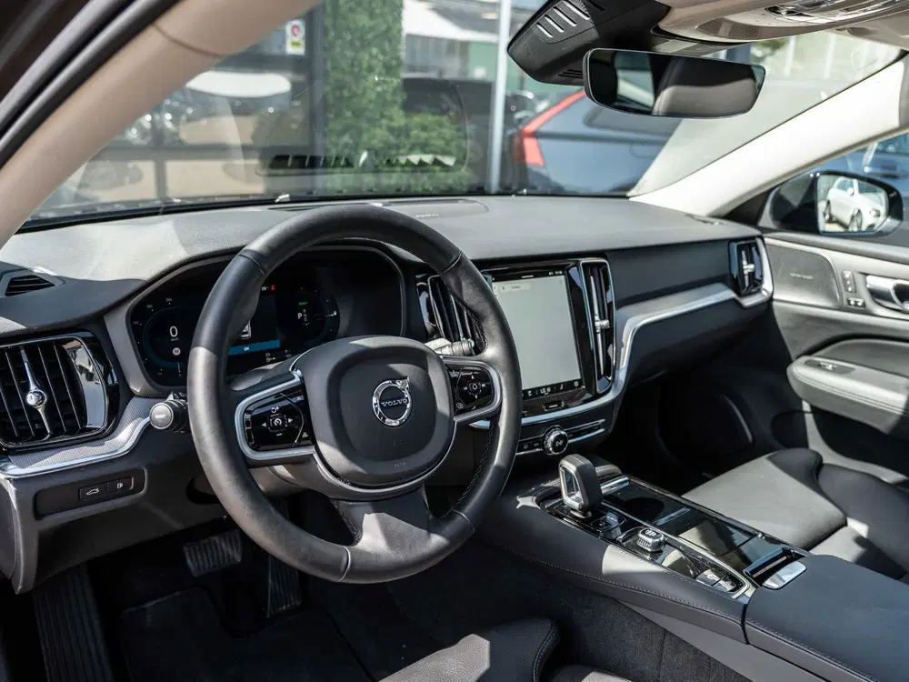 Volvo V60 2.0 T6 PHEV 350PK AWD Plus Dark uit 2025, foto 14