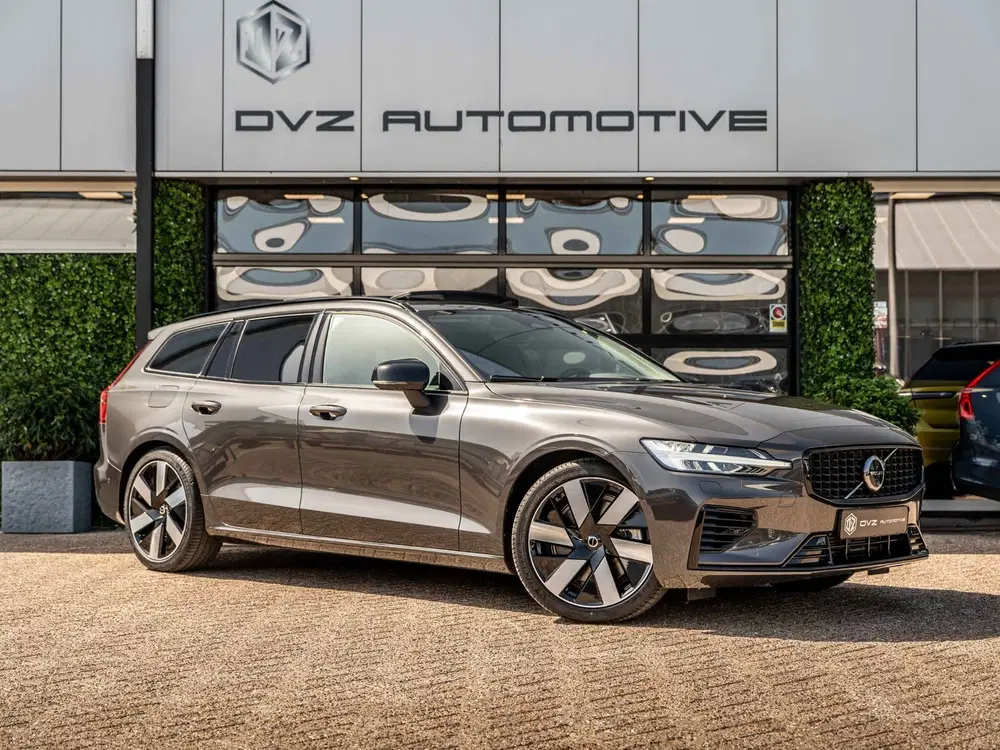 Volvo V60 2.0 T6 PHEV 350PK AWD Plus Dark uit 2025, foto 6