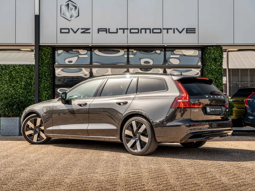 Volvo V60 2.0 T6 PHEV 350PK AWD Plus Dark uit 2025, foto 9