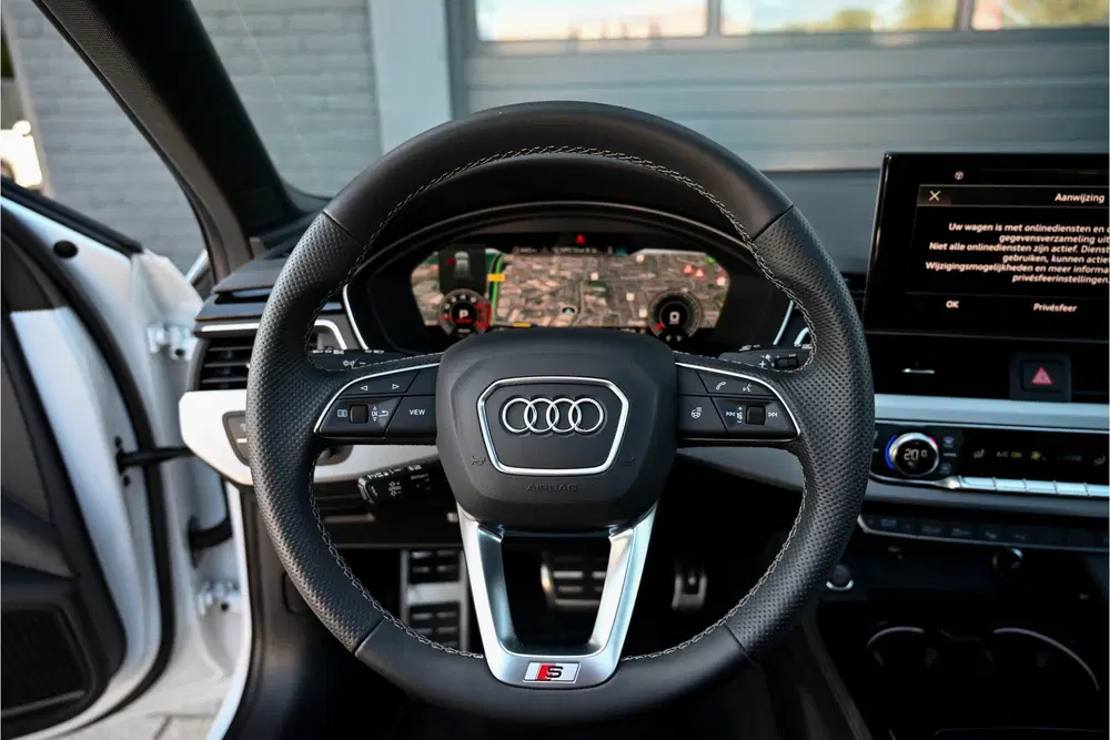 Audi A4 40 TFSI S Line RS stoelen uit 2024, foto 12