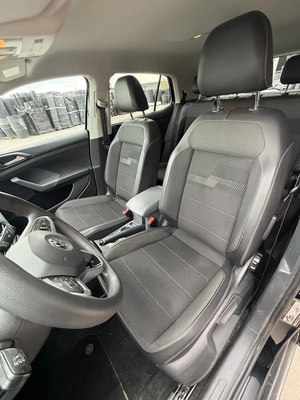 Volkswagen T-Cross 1.0 TSI 115pk 7-DSG 2019 Zwart uit 2019, foto 11