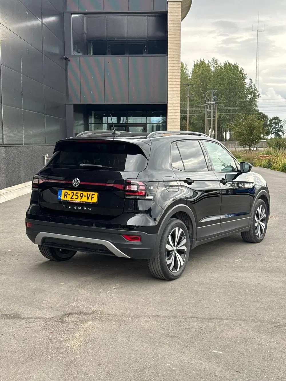 Volkswagen T-Cross 1.0 TSI 115pk 7-DSG 2019 Zwart uit 2019, foto 2