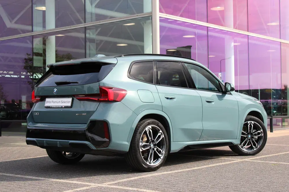 BMW iX1 xDrive30 M Sport uit 2025, foto 3