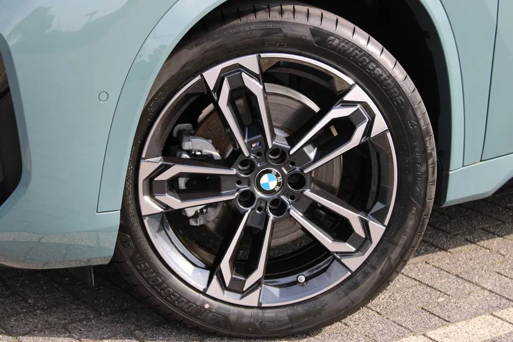 BMW iX1 xDrive30 M Sport uit 2025, foto 5