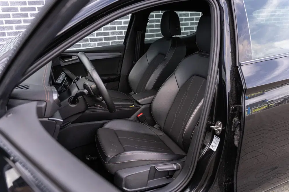 Cupra Leon 1.5 TSI e-Hybrid Business uit 2025, foto 4
