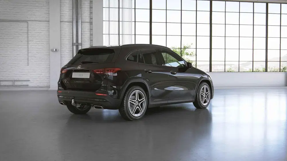 Mercedes-Benz GLA 200 AMG Line uit 2022, foto 2