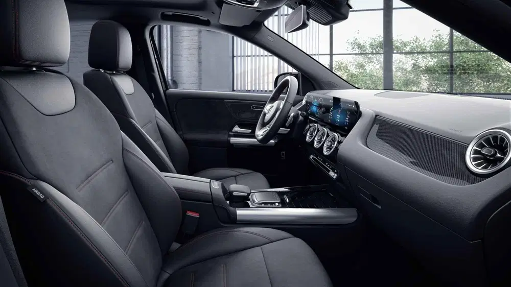 Mercedes-Benz GLA 200 AMG Line uit 2022, foto 6