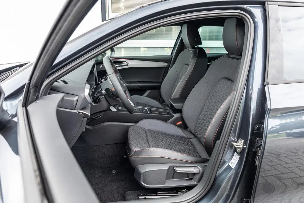 SEAT Leon 1.5 TSI 204pk DSG e-Hybrid FR Busines uit 2026, foto 14