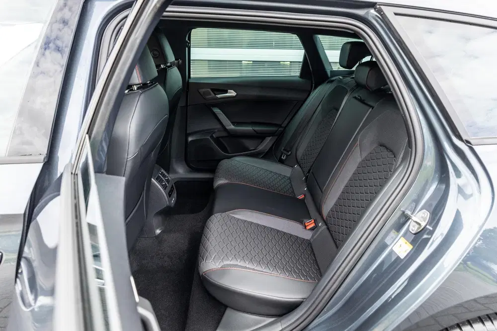 SEAT Leon 1.5 TSI 204pk DSG e-Hybrid FR Busines uit 2026, foto 15