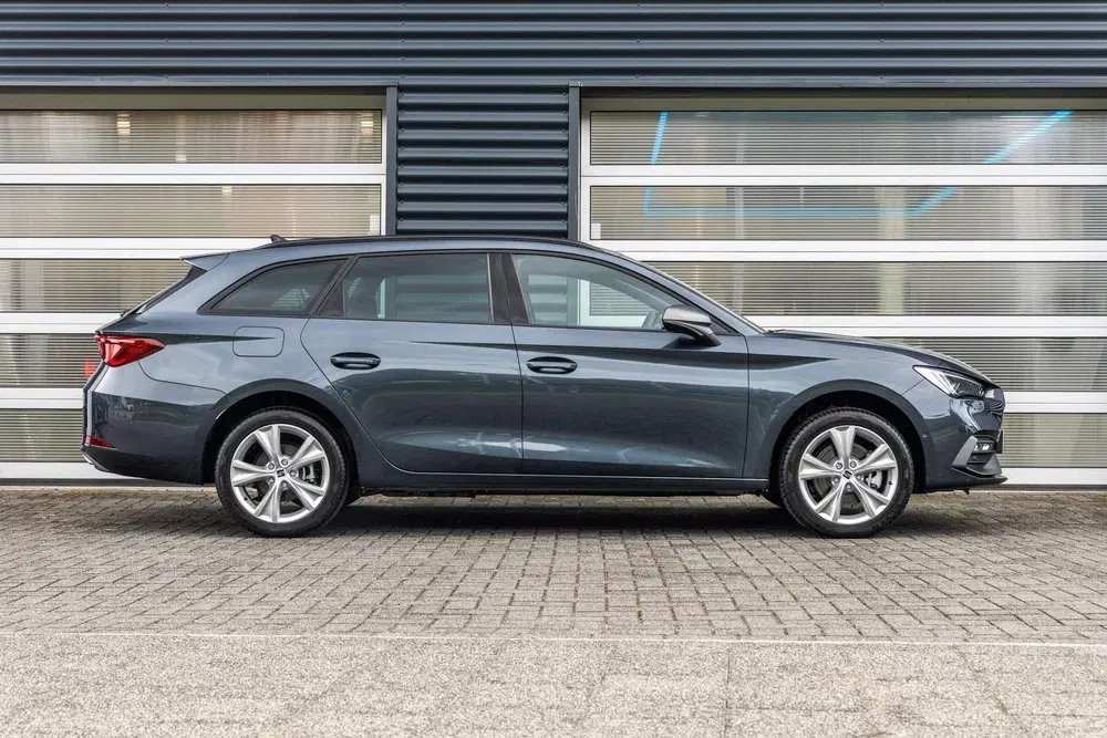 SEAT Leon 1.5 TSI 204pk DSG e-Hybrid FR Busines uit 2026, foto 3