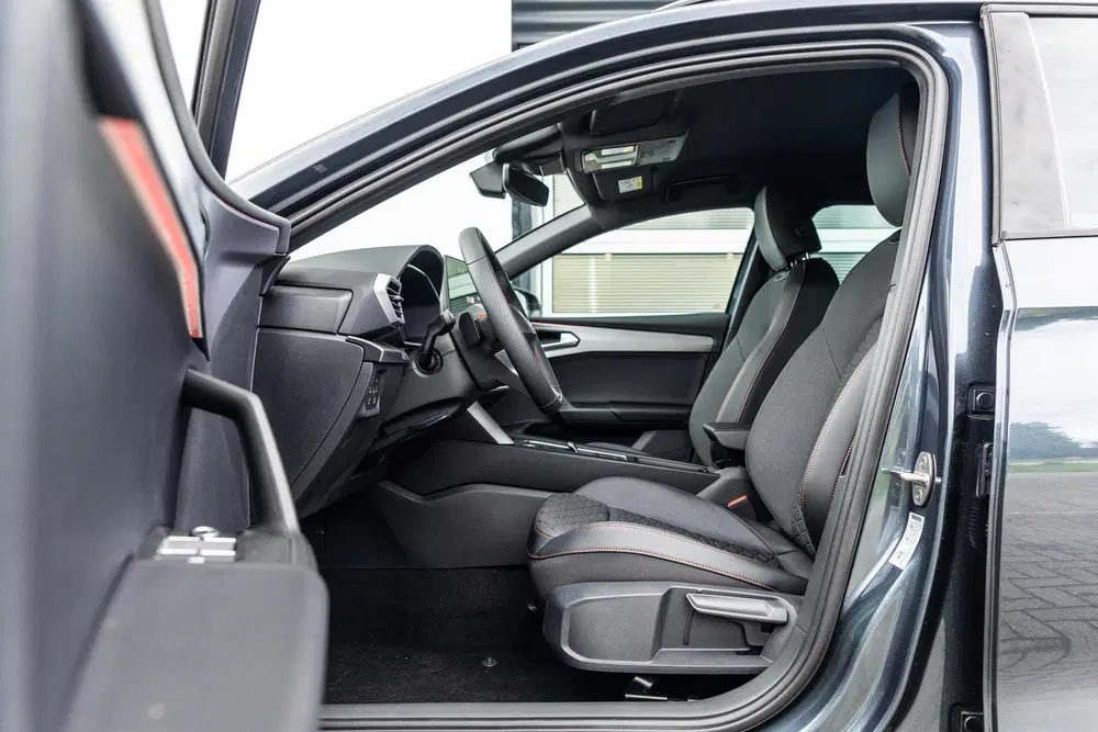 SEAT Leon 1.5 TSI 204pk DSG e-Hybrid FR Busines uit 2026, foto 4