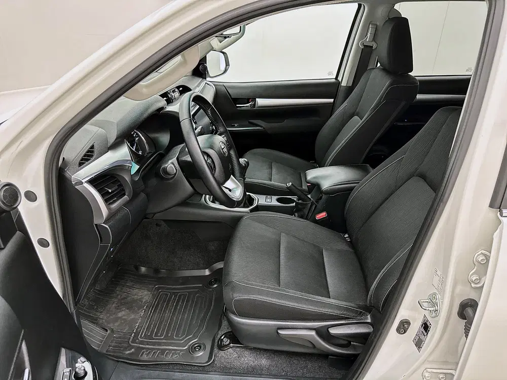 Toyota Hilux 2.8 D-4D Double Cab Professional 4x4 Navig uit 2023, foto 15