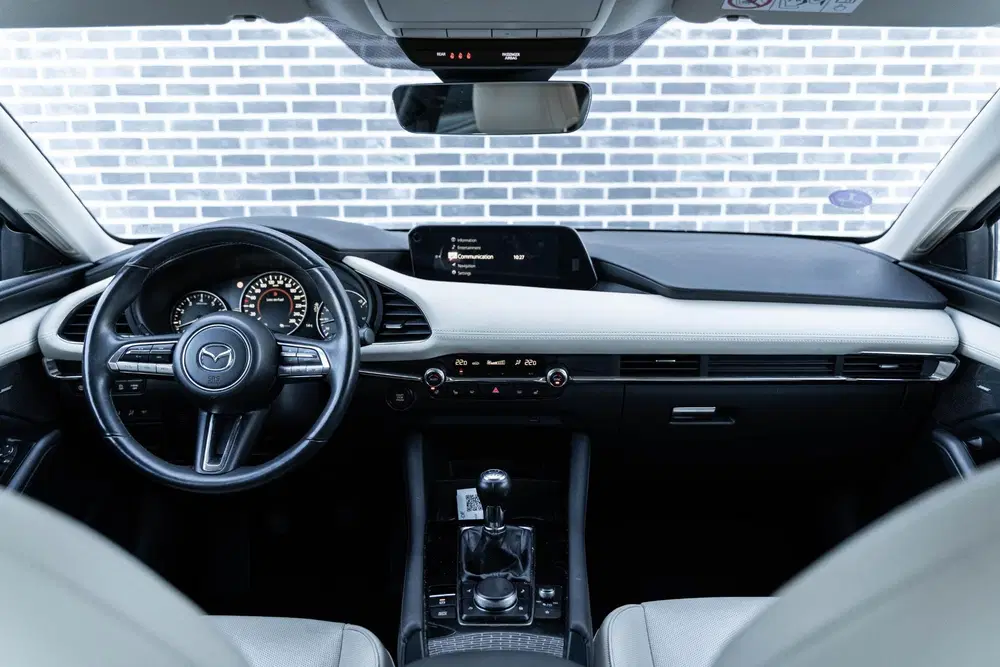 Mazda 3 2.0 e-SkyActiv-X M Hybrid 180 Luxury uit 2020, foto 2
