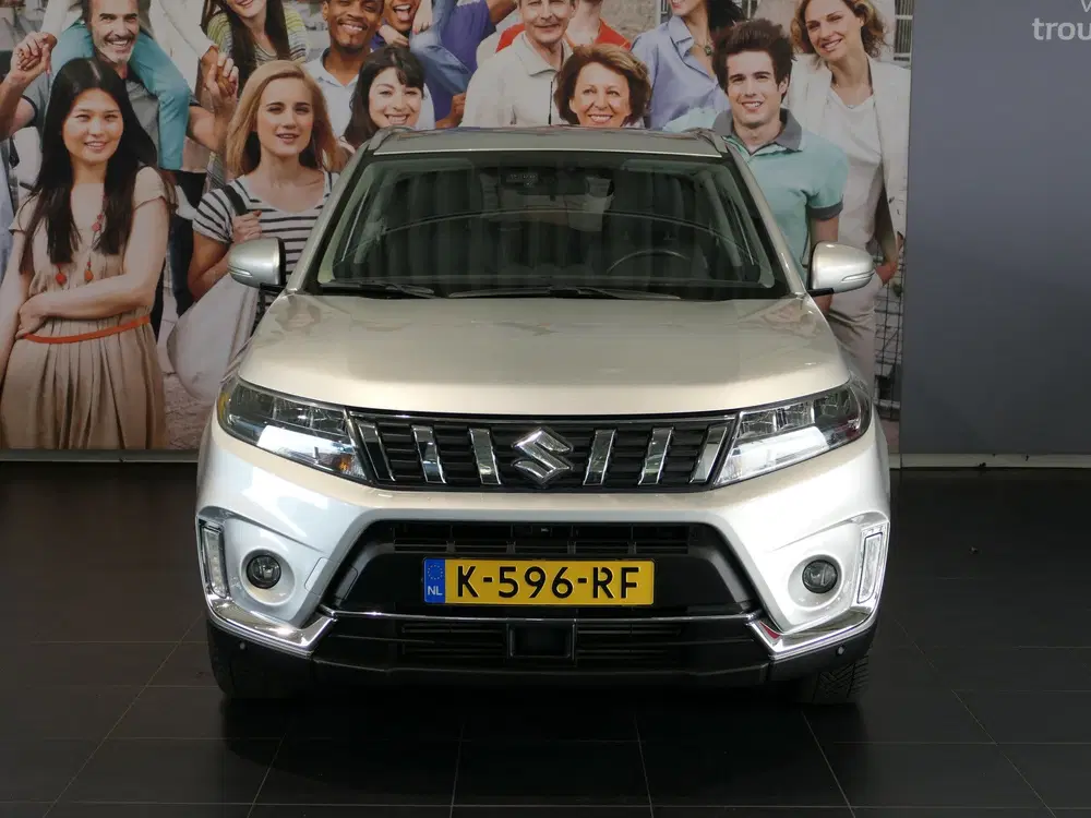 Suzuki Vitara 1.4 Boosterjet Style Smart Hybrid uit 2020, foto 2