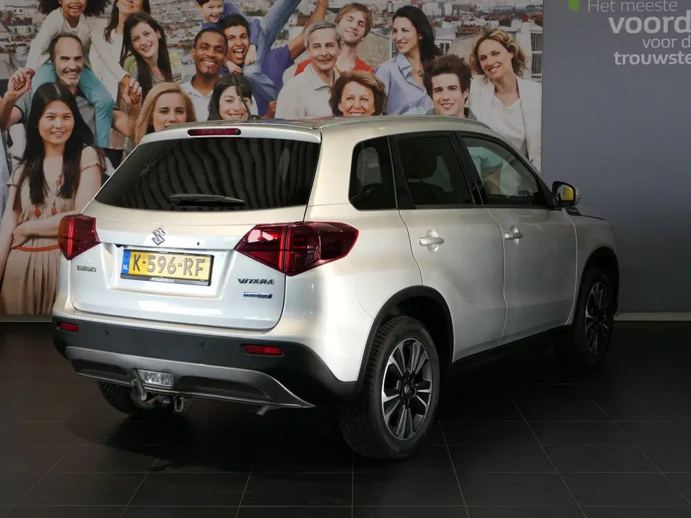 Suzuki Vitara 1.4 Boosterjet Style Smart Hybrid uit 2020, foto 3