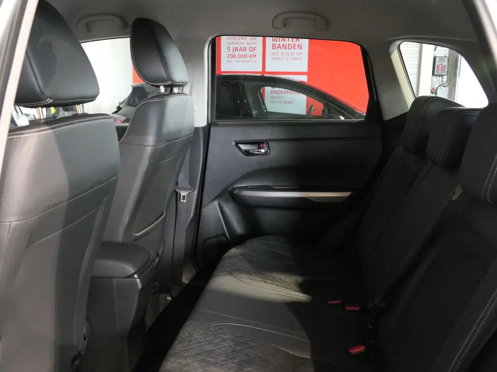 Suzuki Vitara 1.4 Boosterjet Style Smart Hybrid uit 2020, foto 8