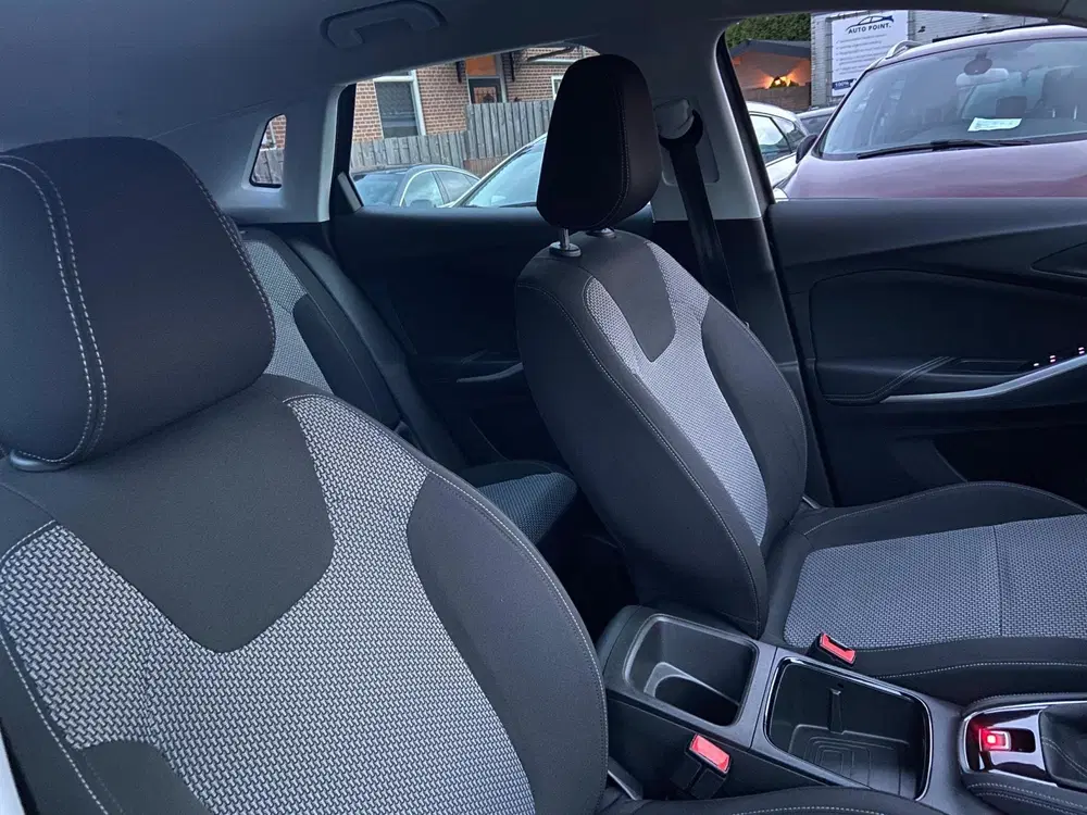 Opel Grandland 1.2 Turbo NAVI uit 2019, foto 10