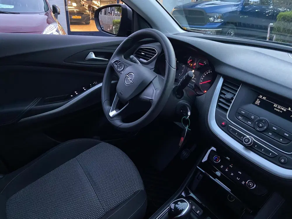 Opel Grandland 1.2 Turbo NAVI uit 2019, foto 7