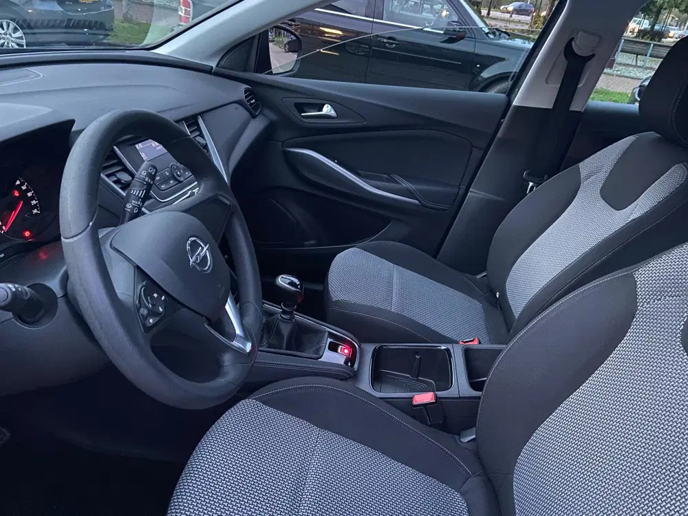 Opel Grandland 1.2 Turbo NAVI uit 2019, foto 8