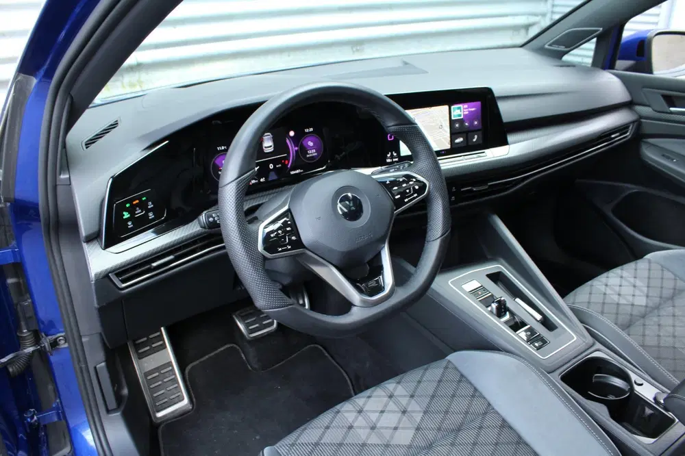 Volkswagen Golf 1.5 eTSI 150pk R-Line DSG7 Panoramadak IQ uit 2021, foto 11