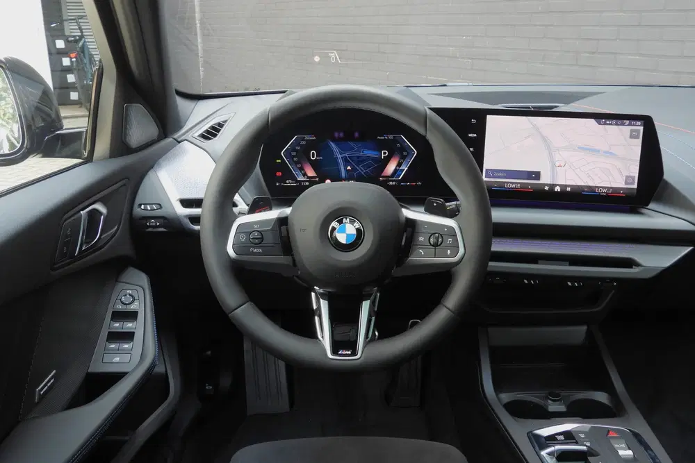 BMW 1-serie 120 M Sport Automaat uit 2026, foto 2