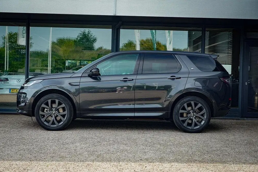 Land Rover Discovery Sport P300e 1.5 R-Dynamic HSE uit 2022, foto 3