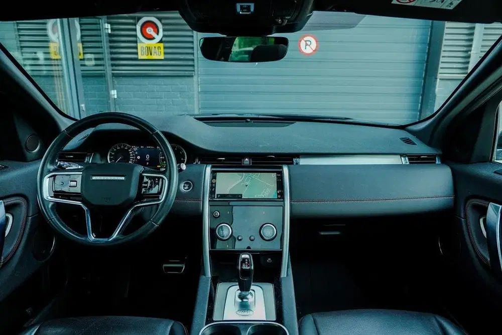 Land Rover Discovery Sport P300e 1.5 R-Dynamic HSE uit 2022, foto 7