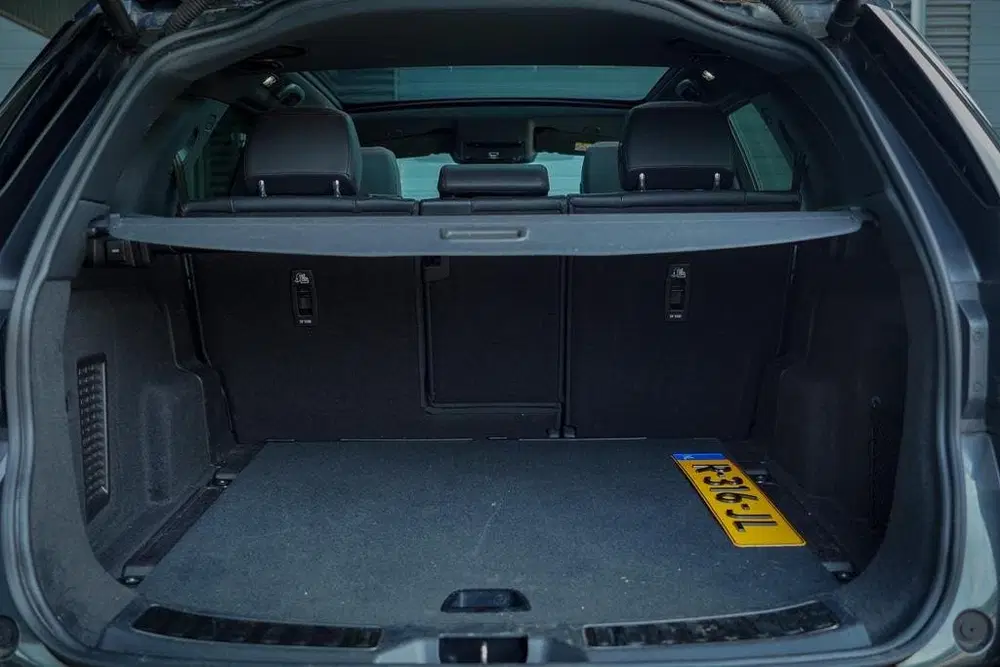 Land Rover Discovery Sport P300e 1.5 R-Dynamic HSE uit 2022, foto 9