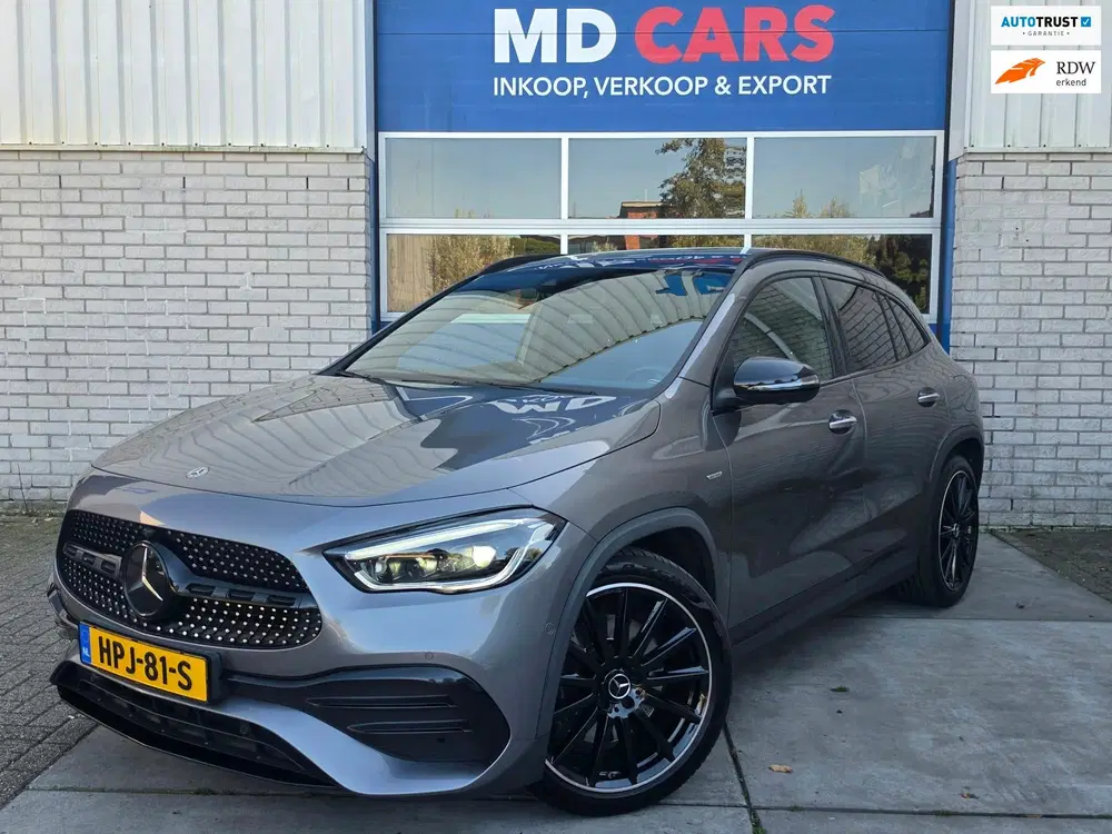 Mercedes-Benz GLA 250 4MATIC AMG Line PANO uit 2020