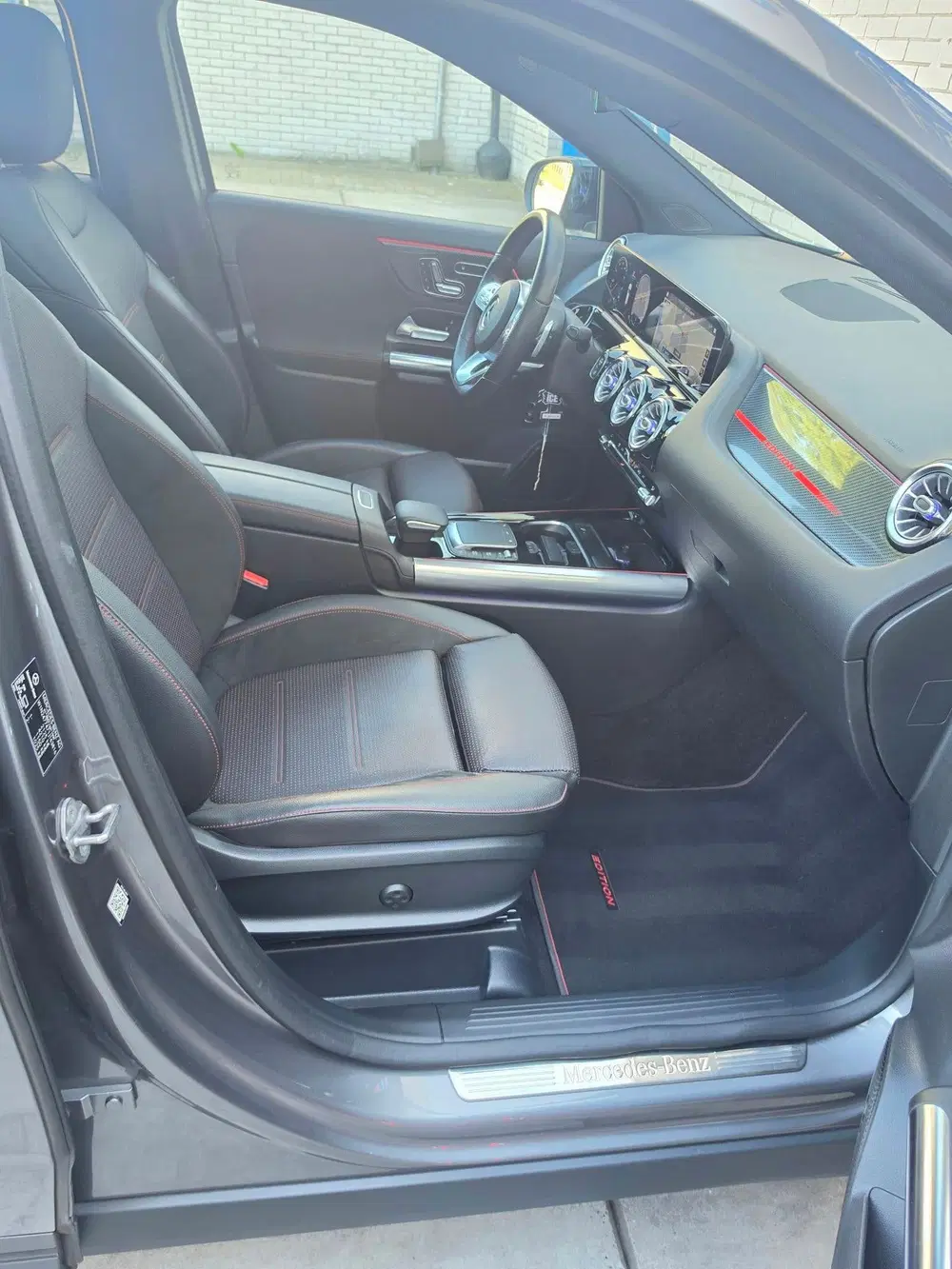 Mercedes-Benz GLA 250 4MATIC AMG Line PANO uit 2020, foto 13