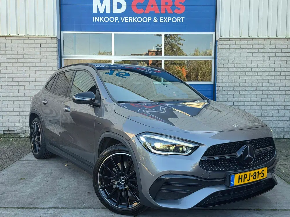 Mercedes-Benz GLA 250 4MATIC AMG Line PANO uit 2020, foto 3