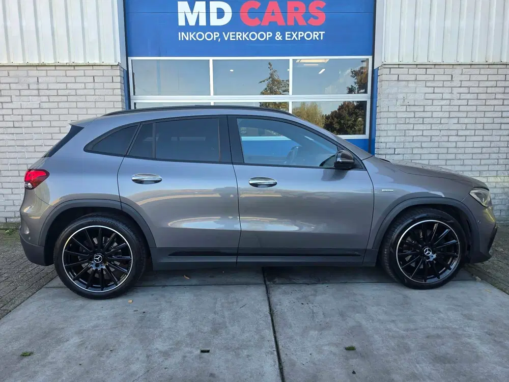 Mercedes-Benz GLA 250 4MATIC AMG Line PANO uit 2020, foto 4