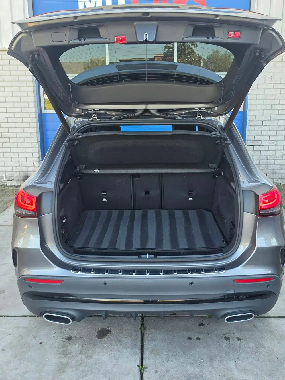 Mercedes-Benz GLA 250 4MATIC AMG Line PANO uit 2020, foto 9