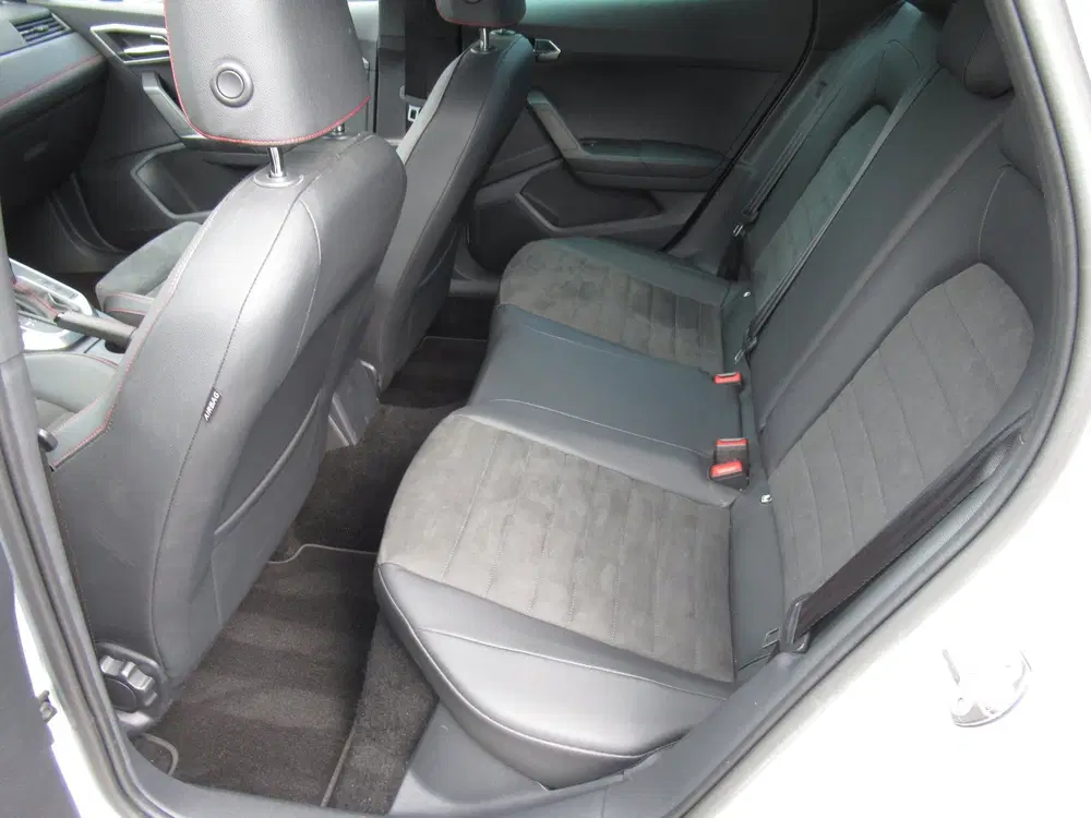 SEAT Arona 1.0 TSI FR Business Intense Plus uit 2021, foto 10