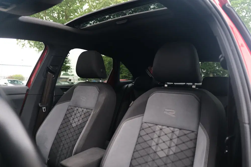 Volkswagen Taigo 1.5 TSI 2x R-Line 150PK DSG Pano IQ Matrix uit 2022, foto 4